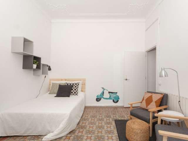 Se alquila habitación en piso de 9 habitaciones en Gracia, Barcelona
