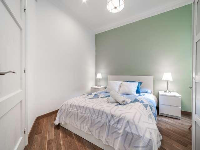 Se alquila habitación en piso de 13 habitaciones en Sant Gervasi