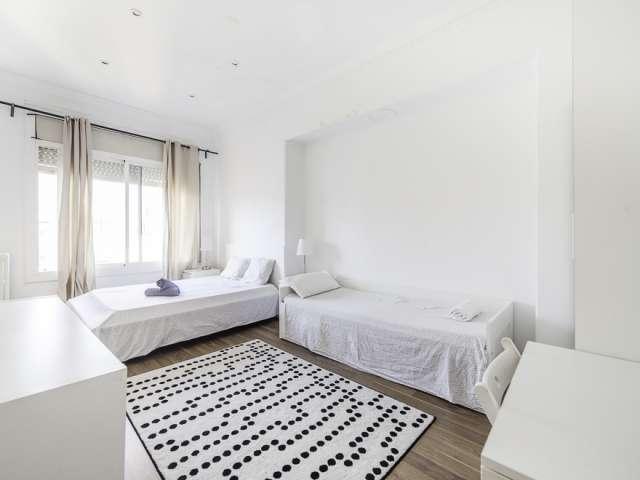 Se alquila habitación en piso de 13 habitaciones en Sant Gervasi
