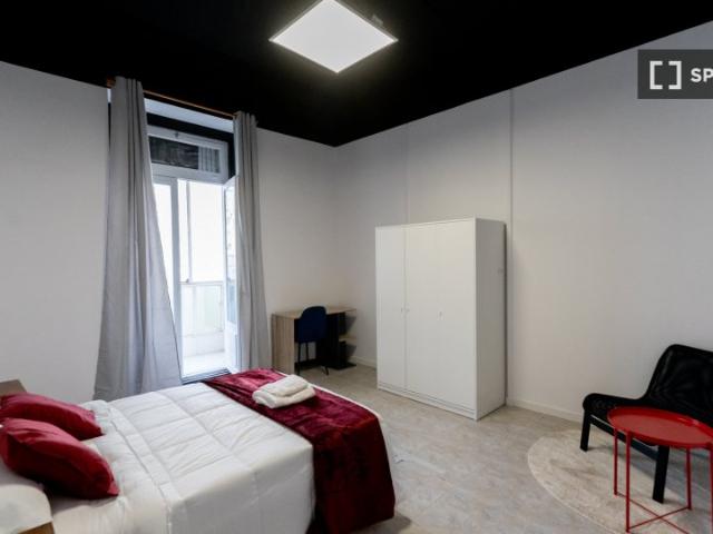 Se alquila habitación en piso de 11 habitaciones en Centro, Madrid
