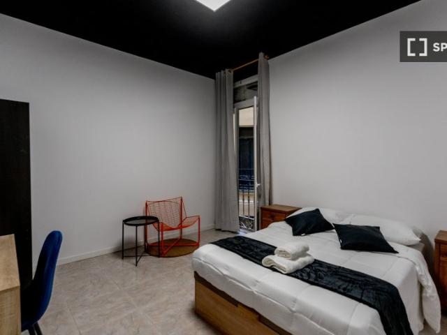 Se alquila habitación en piso de 11 habitaciones en Centro, Madrid
