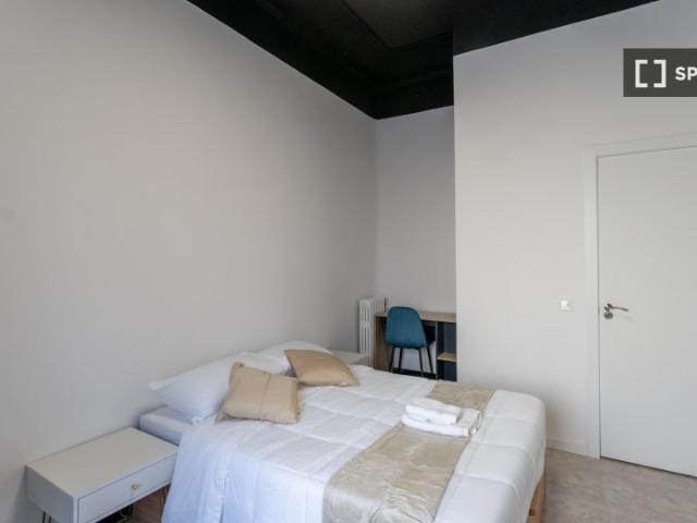 Se alquila habitación en piso de 11 habitaciones en Centro, Madrid
