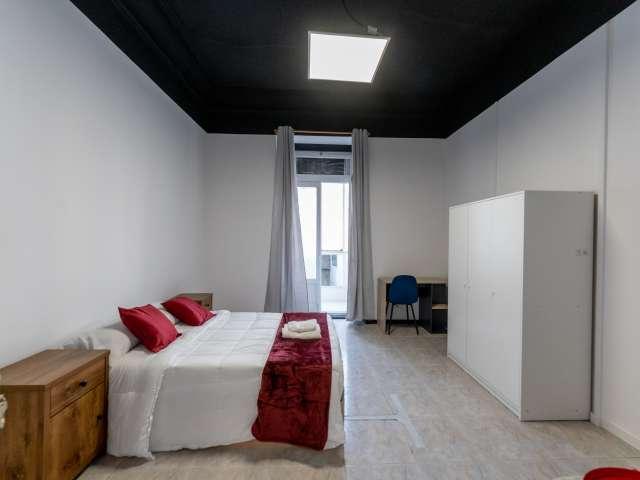 Se alquila habitación en piso de 11 habitaciones en Centro, Madrid