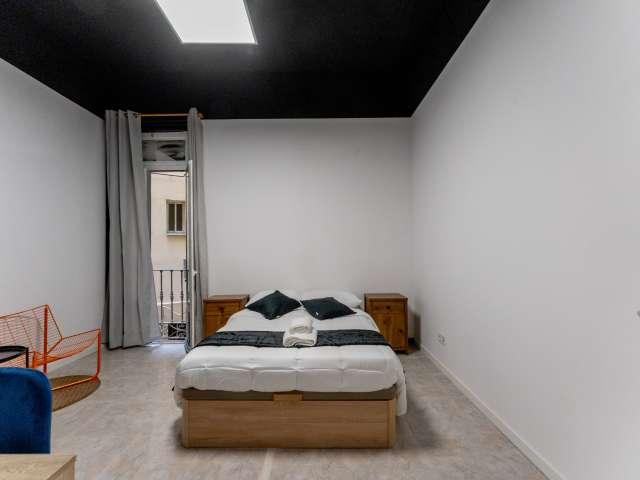 Se alquila habitación en piso de 11 habitaciones en Centro, Madrid