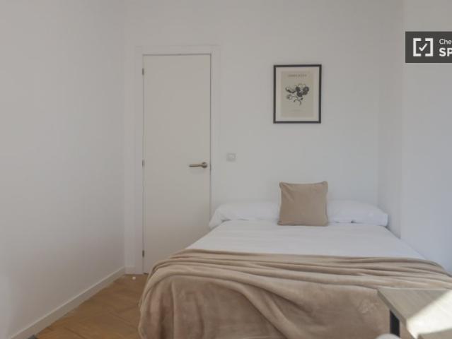 Habitación en piso compartido de 18 habitaciones en Argüelles, Madrid