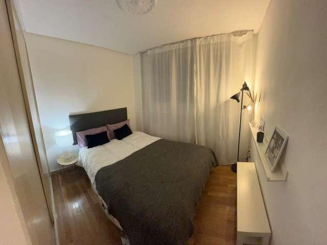 Se alquila habitación en piso de 1 dormitorio en Chamberí, Madrid