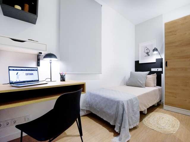Se alquila habitación en piso de 2 dormitorios en Valencia
