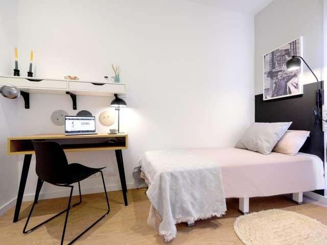 Se alquila habitación en piso de 2 dormitorios en Valencia