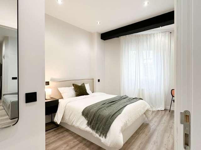 Se alquila habitación en piso de 3 dormitorios en Arganzuela, Madrid