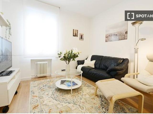 Se alquila habitación en piso de 3 dormitorios en Bilbao