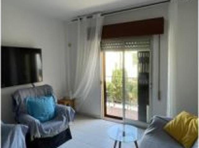 Se alquila habitación en piso de 3 dormitorios en El Zapillo