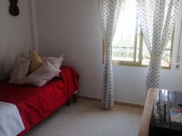 Se alquila habitación en piso compartido en Villegas, Sevilla