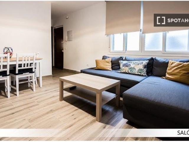 Se alquila habitación en piso de 3 dormitorios en Sevilla