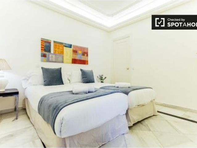 Se alquila habitación en piso de 3 dormitorios en Sevilla, Sevilla