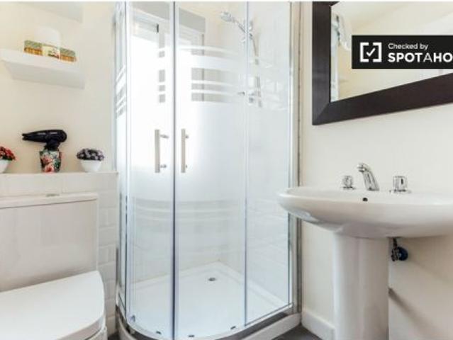 Se alquila habitación en piso de 3 dormitorios en Sevilla, Sevilla