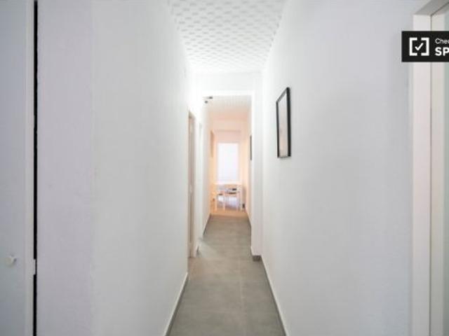 Se alquila habitación en piso de 3 dormitorios en valencia