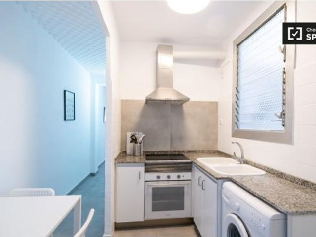 Se alquila habitación en piso de 3 dormitorios en valencia