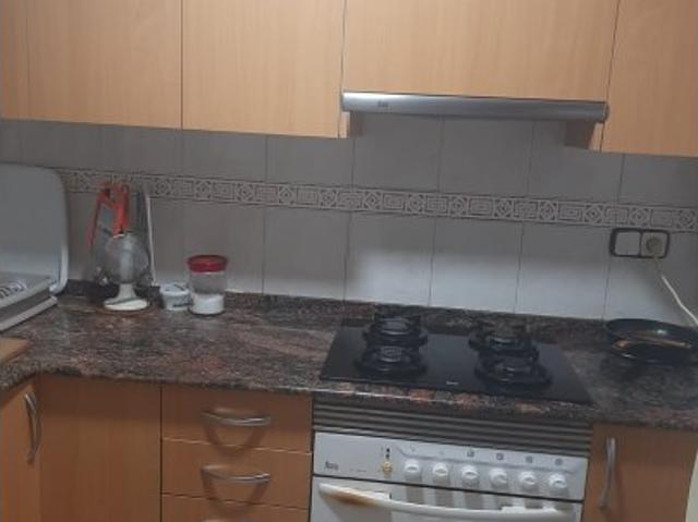 Se alquila habitación en piso de 3 dormitorios en valencia