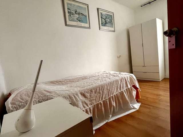 Se alquila habitación en piso de 3 dormitorios en valencia