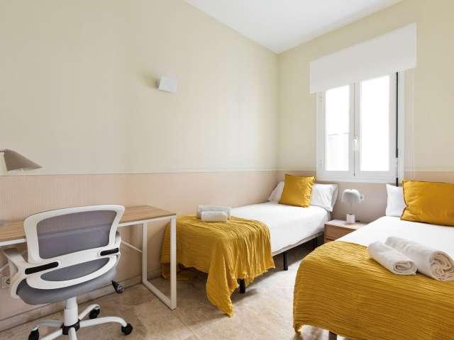 Se alquila habitación en piso de 3 habitaciones en Barcelona