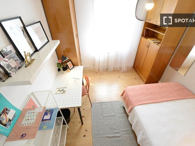 Se alquila habitación en piso de 3 habitaciones en Bilbao, Bilbao