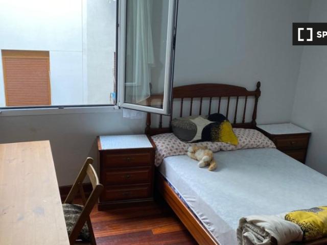 Se alquila habitación en piso de 3 habitaciones en Errekalde, Bilbao