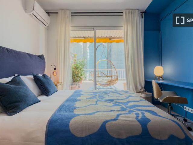 Se alquila habitación en piso de 3 habitaciones en Gràcia, Barcelona