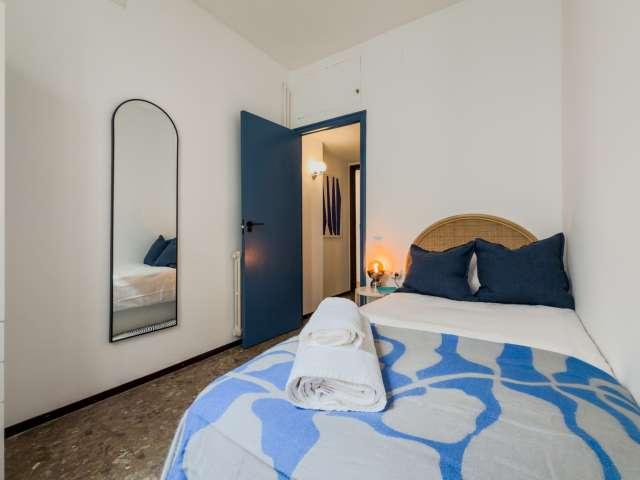 Se alquila habitación en piso de 3 habitaciones en Gràcia, Barcelona