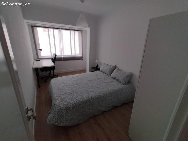 Se alquila habitación en piso en calle Galiano, Ferrol
