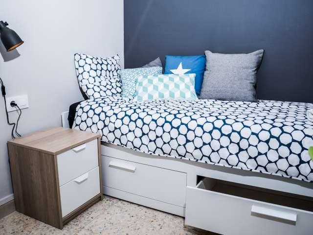 Se alquila habitación en piso en Eixample Dreta, Barcelona