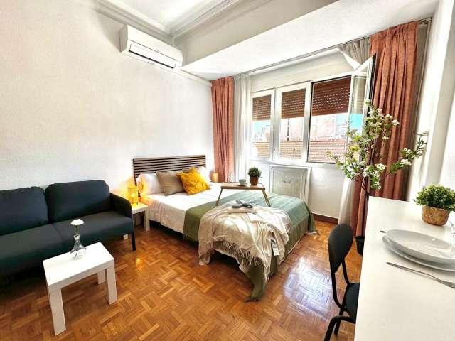 Se alquila habitación en precioso piso en Madrid
