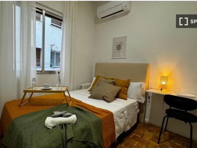 Se alquila habitación en precioso piso en Madrid