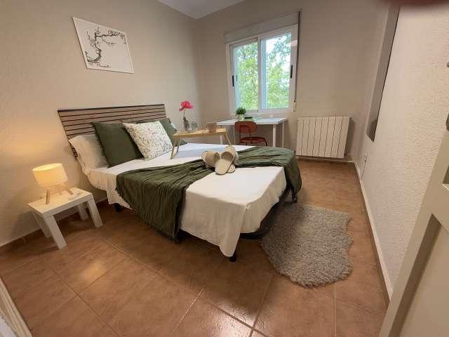 Se alquila habitación en Puerta del Ángel, Madrid