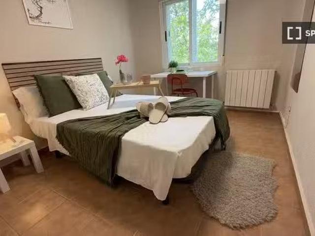 Se alquila habitación en Puerta del Ángel, Madrid