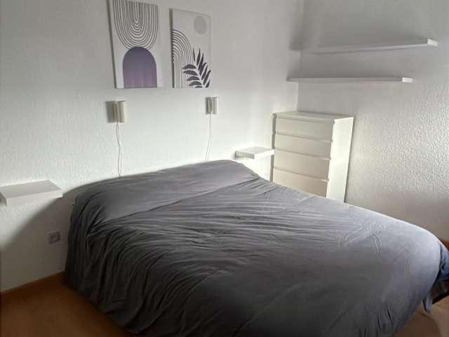 Se alquila habitación en Puerta del Ángel, Madrid