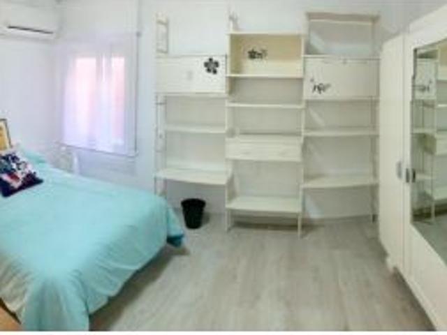 Se alquila habitación en Ronda de Levante
