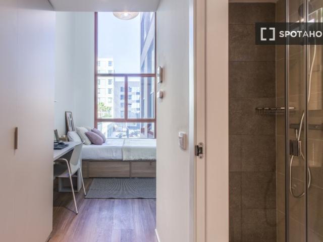 Se alquila habitación en residencia en Barcelona