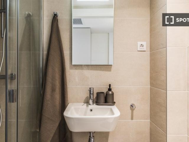 Se alquila habitación en residencia en Barcelona