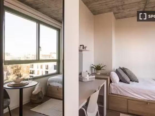 Se alquila habitación en residencia en Barcelona