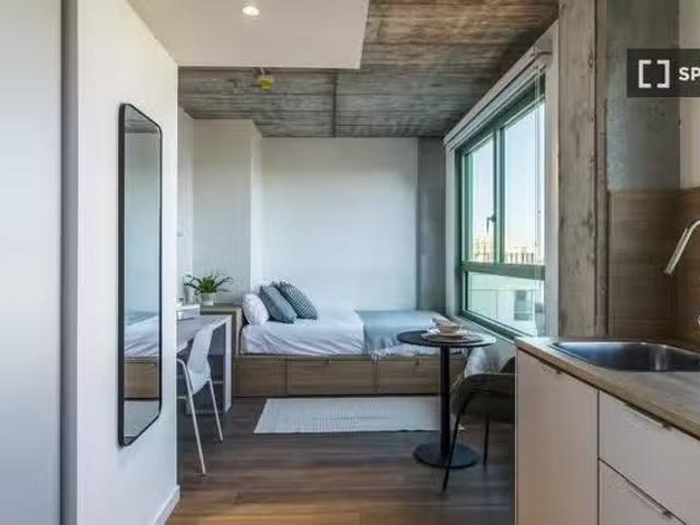 Se alquila habitación en residencia en Barcelona