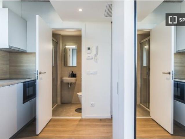 Se alquila habitación en residencia en Barcelona