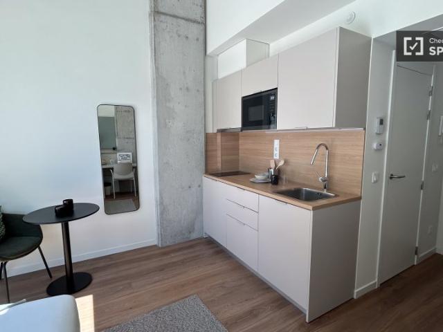 Se alquila habitación en residencia en Barcelona