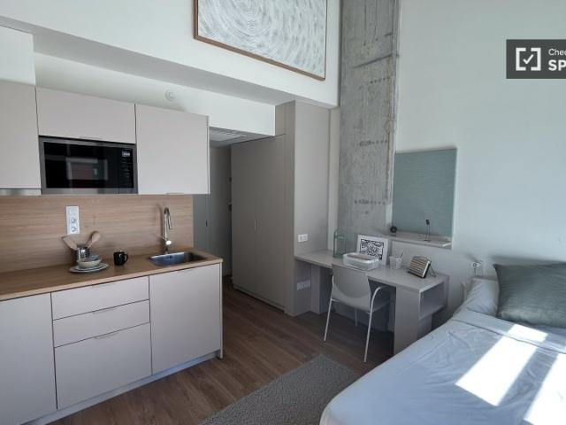 Se alquila habitación en residencia en Barcelona