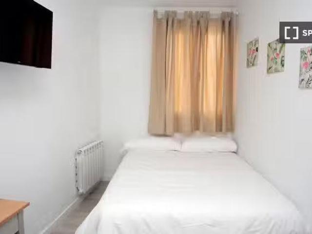 Se alquila habitación en residencia en Centro, Madrid