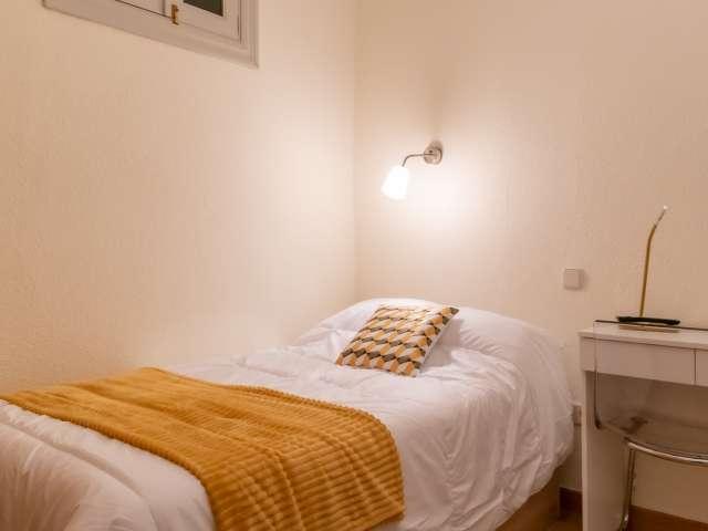 Se alquila habitación en residencia en Justicia, Madrid