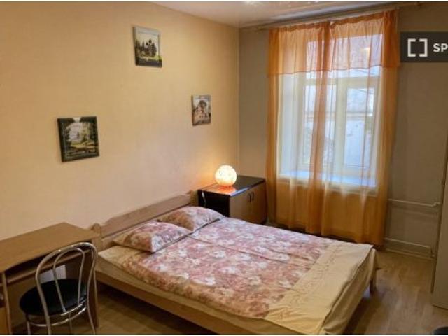 Se alquila habitación en un apartamento compartido de 3 dormitorios en Latgales priekšpilsēta