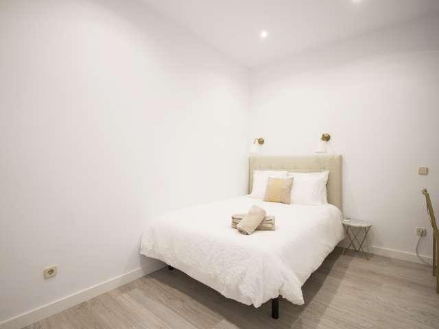 Se alquila habitación en un apartamento de 3 camas recientemente renovado en Goya