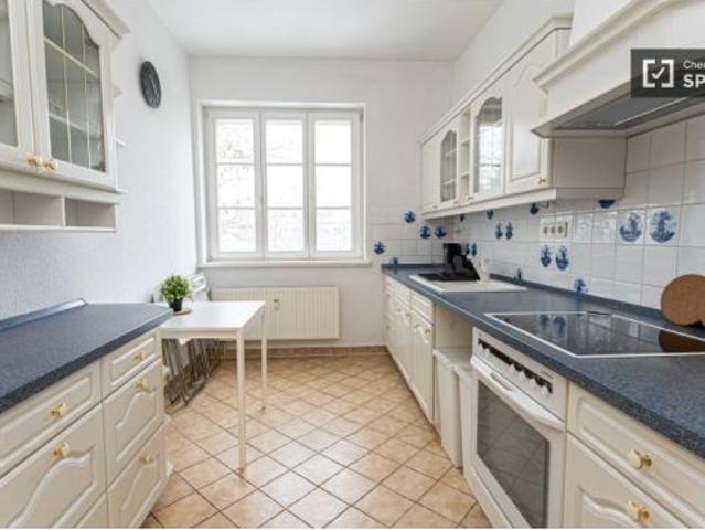 Se alquila habitación en un apartamento en Berlín Treptow