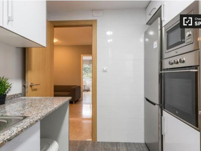Se alquila habitación en un moderno apartamento de 5 dormitorios en La Saïdia