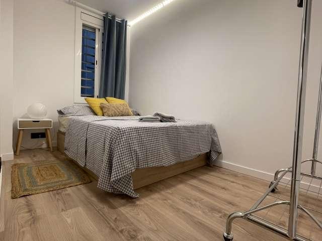 Se alquila habitación en un piso de dos habitaciones en Barcelona